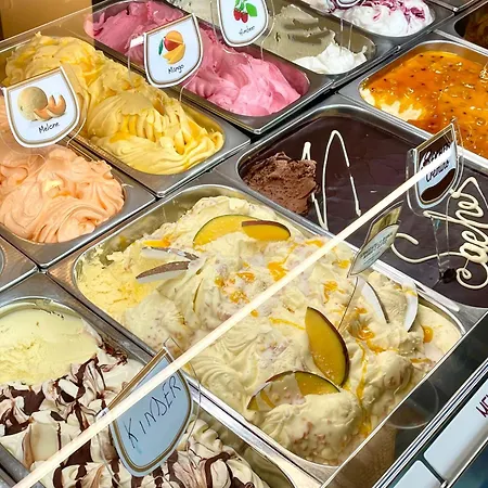 Bahnhof-erzingen, Hotel, Coffee & מלון 3*