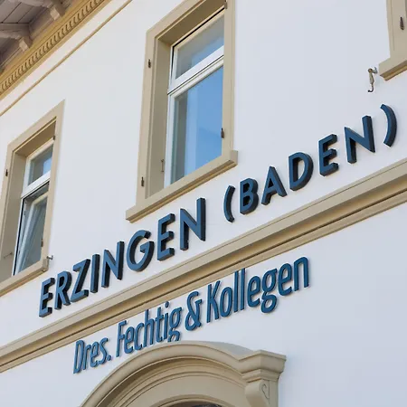 Bahnhof-erzingen, Hotel, Coffee & מלון 3*