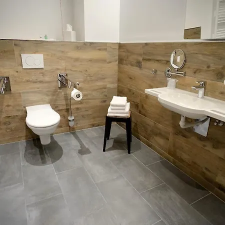 Bahnhof-erzingen, Hotel, Coffee & מלון Erzingen